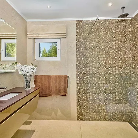 Sleeps 6 Wifi * Estoi