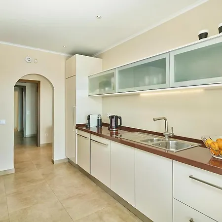 Villa Sleeps 6 Wifi